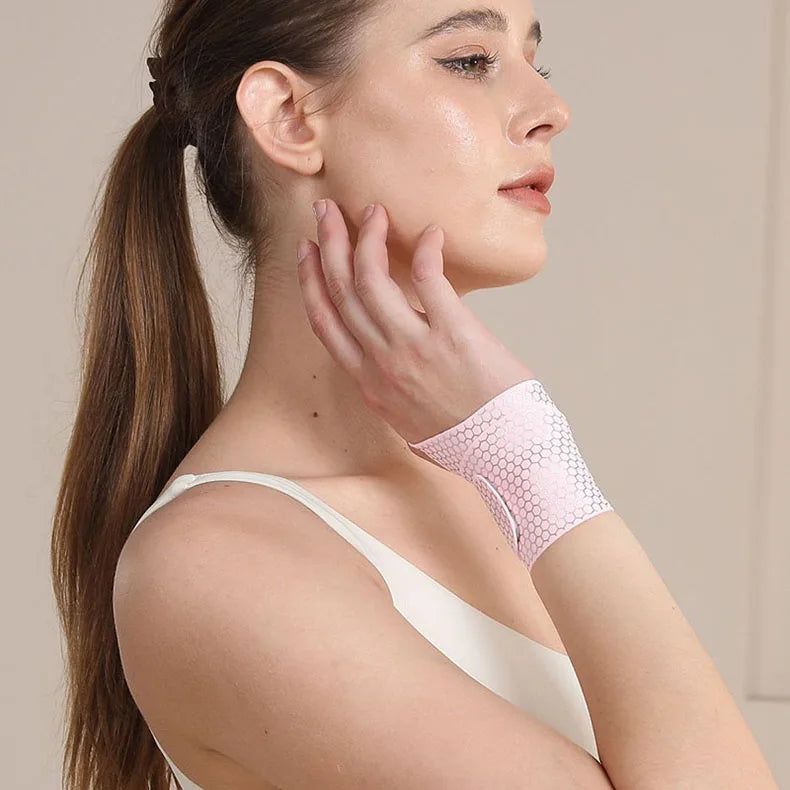 Fixed spandex sport wrist guard with fastener tape and adjustable support - product image