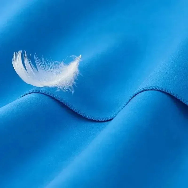 Quick-drying microfiber sports towel with high absorption and lightweight design - product image