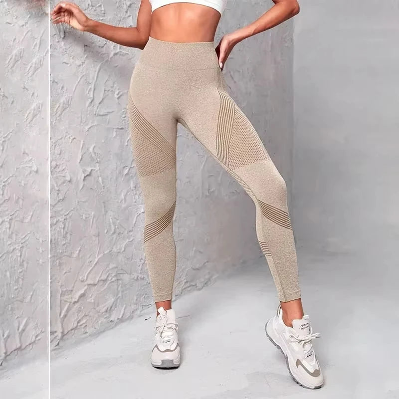 High waisted seamless sports pants with butt lifting and four-way stretch fabric - product image